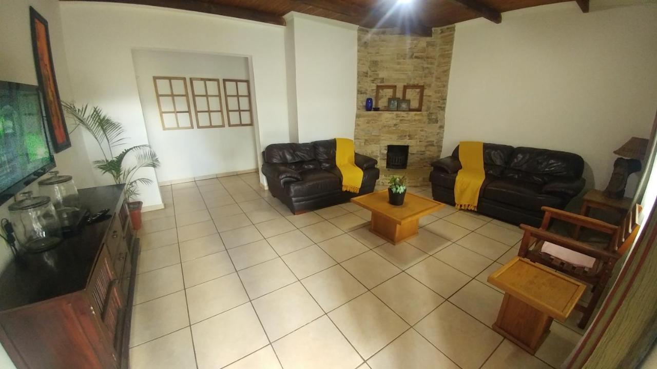 Four Seasons Self-Catering Guest House 格拉斯科普 外观 照片